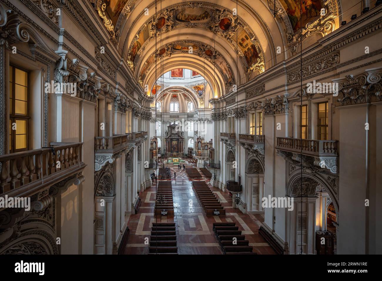 Intérieur de la cathédrale de Salzbourg - Salzbourg, Autriche Banque D'Images