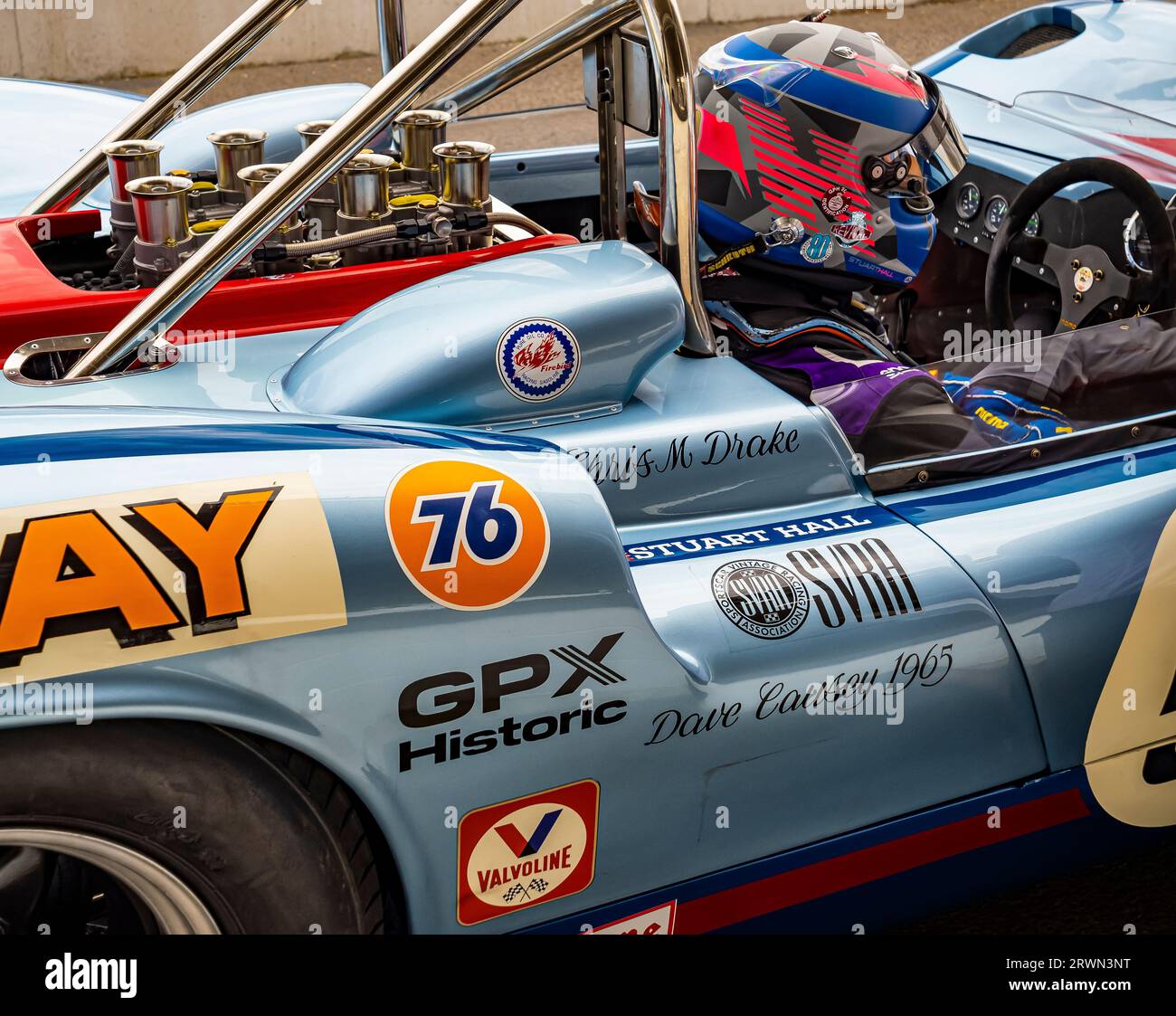 Une McLaren Chevrolet M1B en piste lors des essais sur le circuit de course automobile Goodwood, West Sussex UK 2023 Banque D'Images