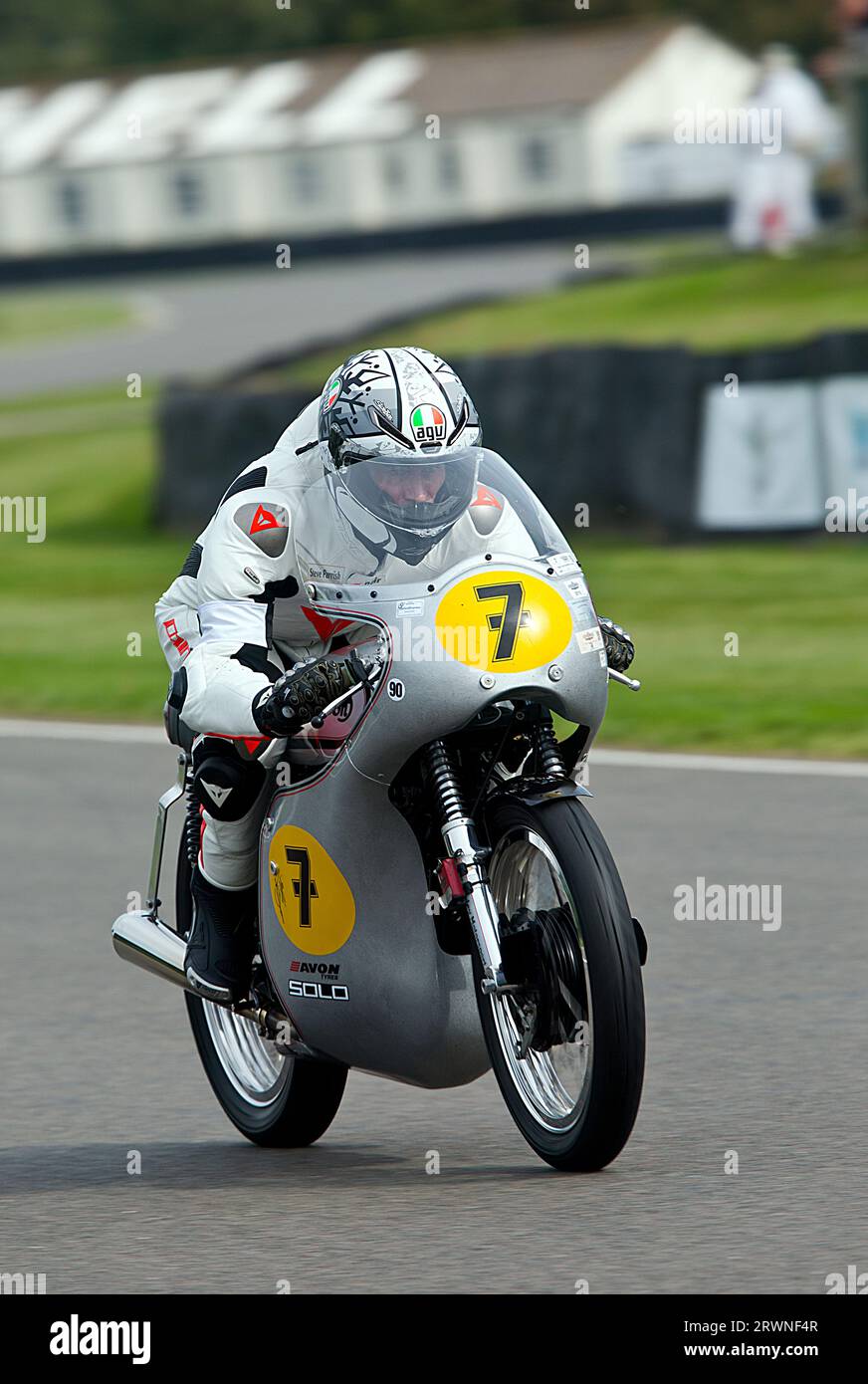 Freddie Sheene sur Norton Manx 30M 1962, (également monté par Steve Parrish), dans le trophée Barry Sheene Memorial à la Goodwood Revival Meeting le 8 septembre 2 Banque D'Images