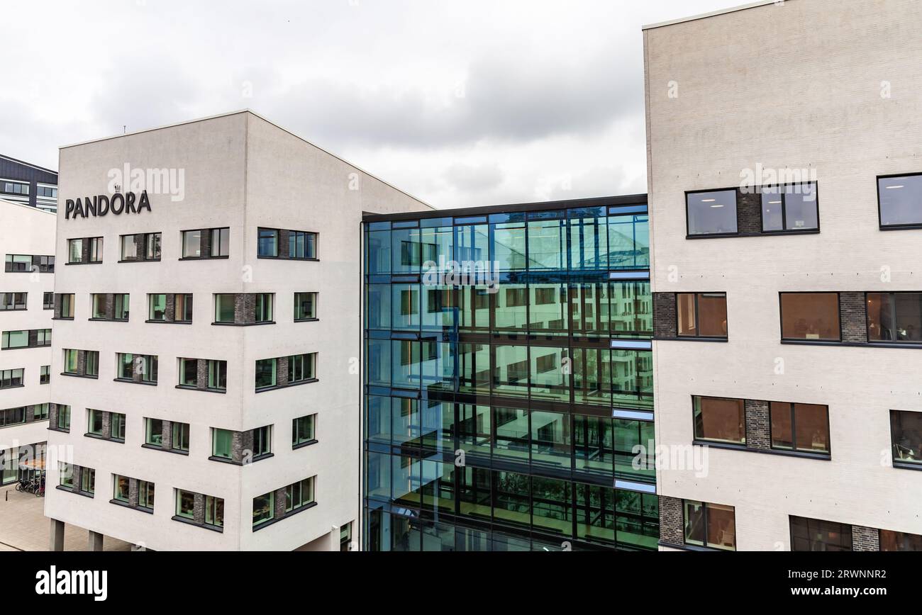 Construction de la société de bijoux Pandora. Immeuble de bureaux moderne dans un quartier coûteux de Copenhague, Danemark. Banque D'Images