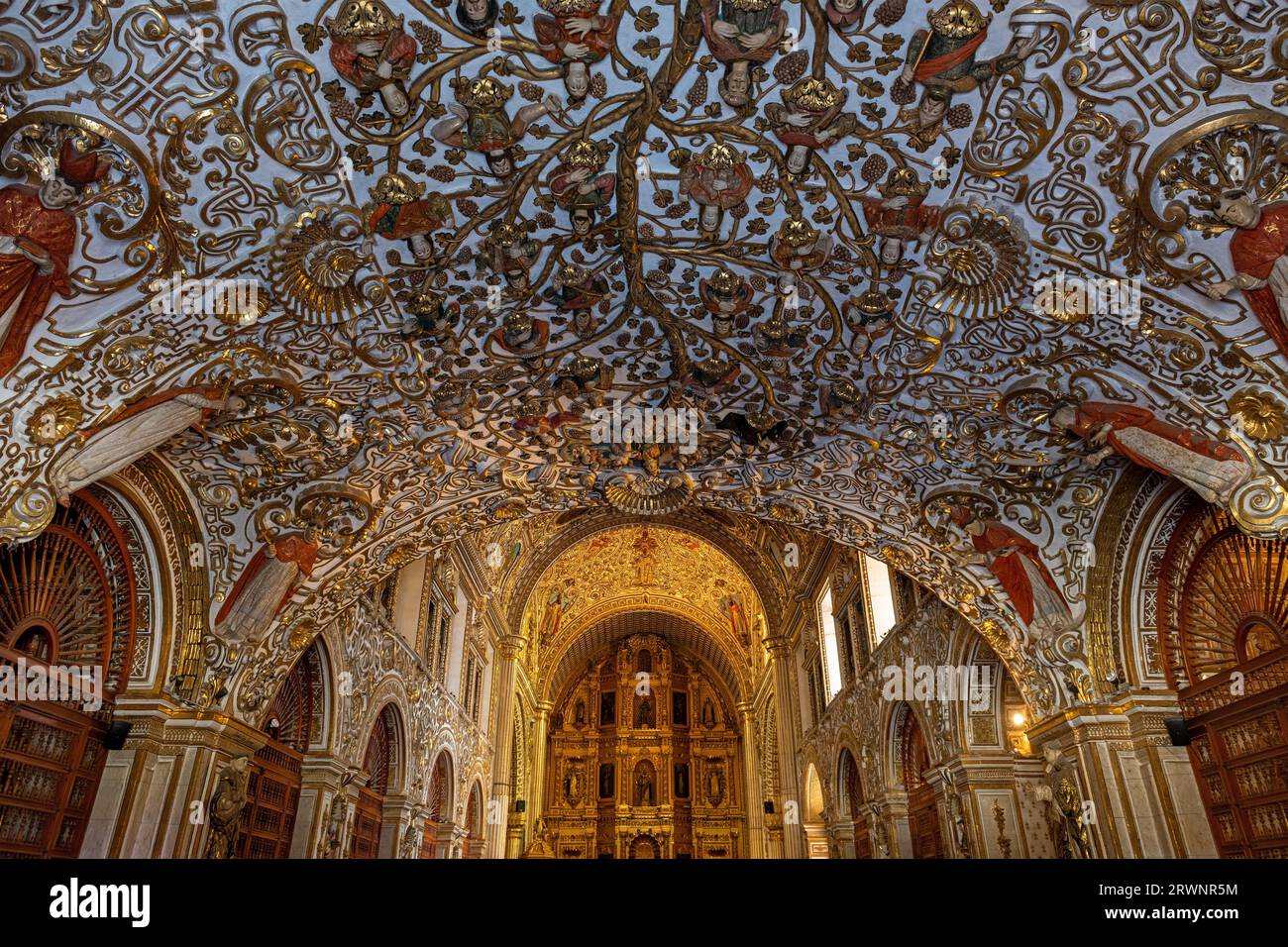 Intérieur de l'église baroque Santo Domingo avec des décorations complexes en feuilles d'or, Oaxaca, Mexique. Banque D'Images