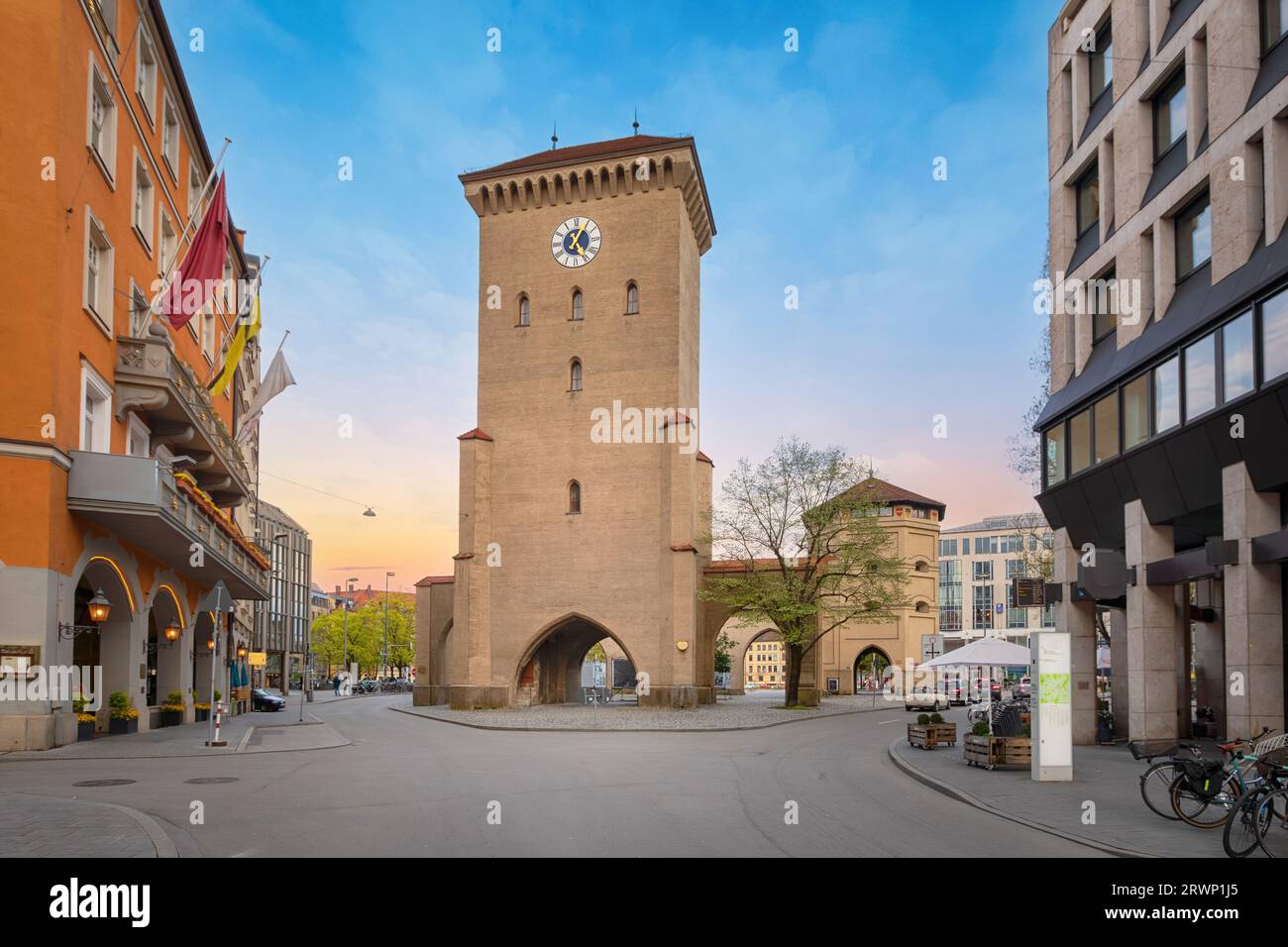 Munich, Allemagne - vue sur Isartor ou Isar Gate - porte médiévale de la ville reconstruite en 1833 Banque D'Images