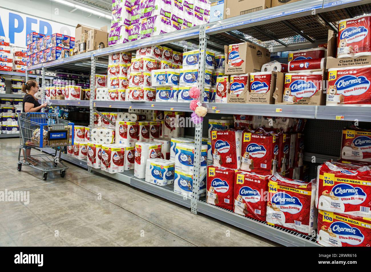 Miami Hialeah Gardens Florida, Walmart Supercenter intérieur intérieur intérieur à l'intérieur, grand magasin discount, magasins d'affaires magasins marchands marchés Banque D'Images