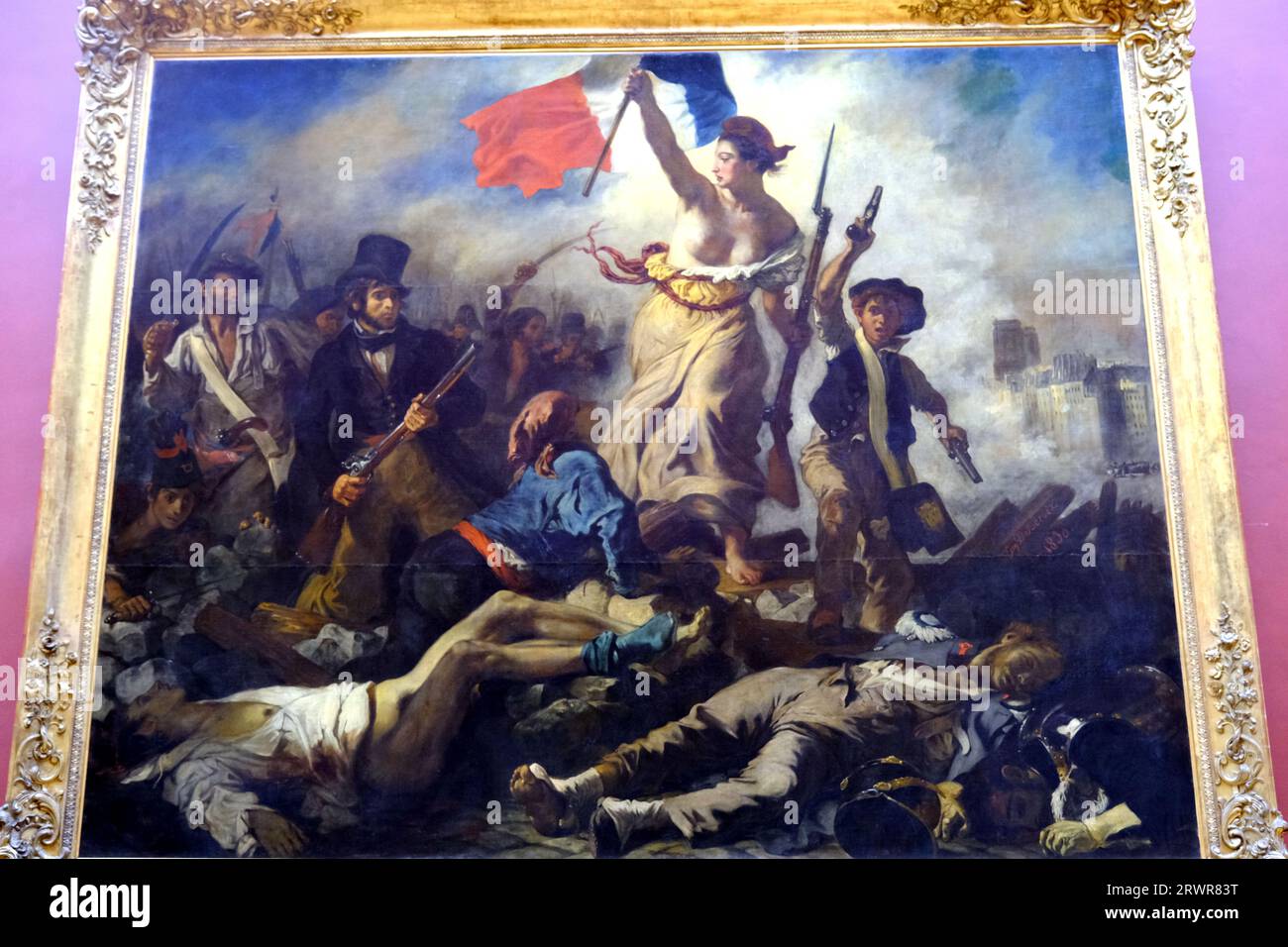 Liberté conduisant le peuple peinture par Eugène Delacroix au Louvre à Paris France Banque D'Images