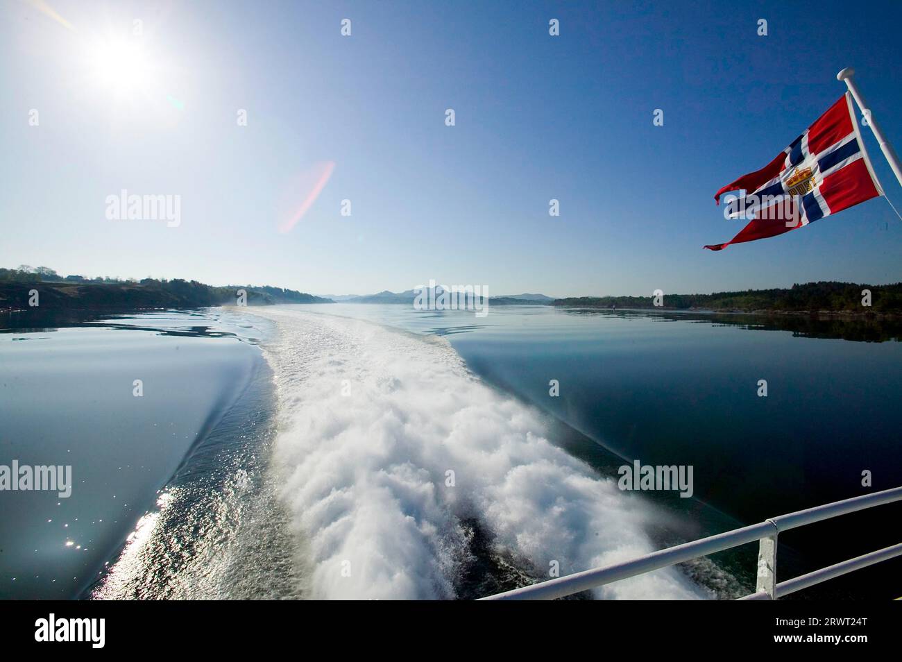 Ferry rapide dans le Sognefjord Banque D'Images
