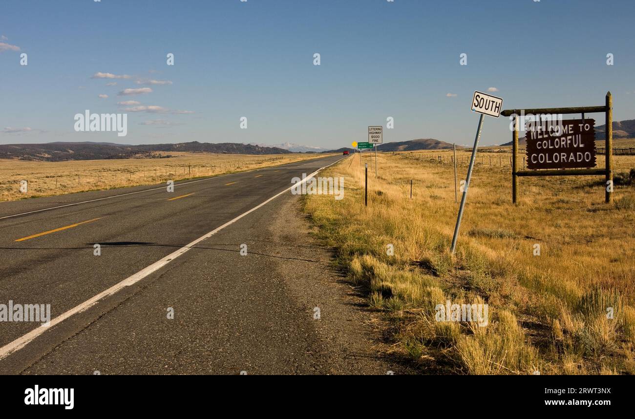 Bienvenue au panneau coloré Colorado à l'autoroute Banque D'Images