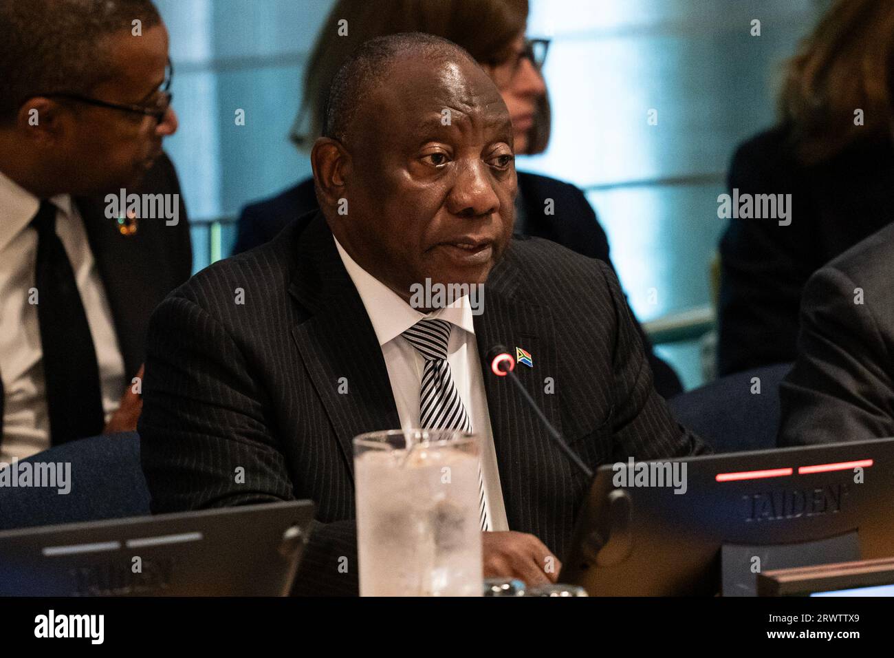New York, New York, États-Unis. 20 septembre 2023. Cyril Ramaphosa, Président de la République sud-africaine, prend la parole lors du dialogue de haut niveau sur le financement du développement au Siège de l'ONU à New York (image de crédit : © Lev Radin/Pacific Press via ZUMA Press Wire) À USAGE ÉDITORIAL SEULEMENT! Non destiné à UN USAGE commercial ! Banque D'Images New York, New York, États-Unis. 20 septembre 2023. Cyril Ramaphosa, Président de la République sud-africaine, prend la parole lors du dialogue de haut niveau sur le financement du développement au Siège de l'ONU à New York (image de crédit : © Lev Radin/Pacific Press via ZUMA Press Wire) À USAGE ÉDITORIAL SEULEMENT! Non destiné à UN USAGE commercial ! Banque D'Images