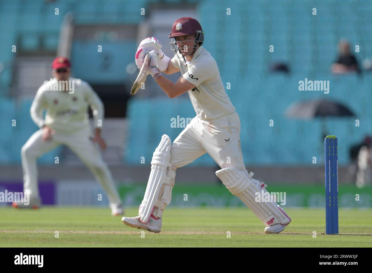 Londres, Angleterre. 21 septembre 2023. Rory Burns du Surrey bat contre Northamptonshire lors de la troisième journée du LV=Insurance County Championship match au Kia Oval. Kyle Andrews/Alamy Live News Banque D'Images