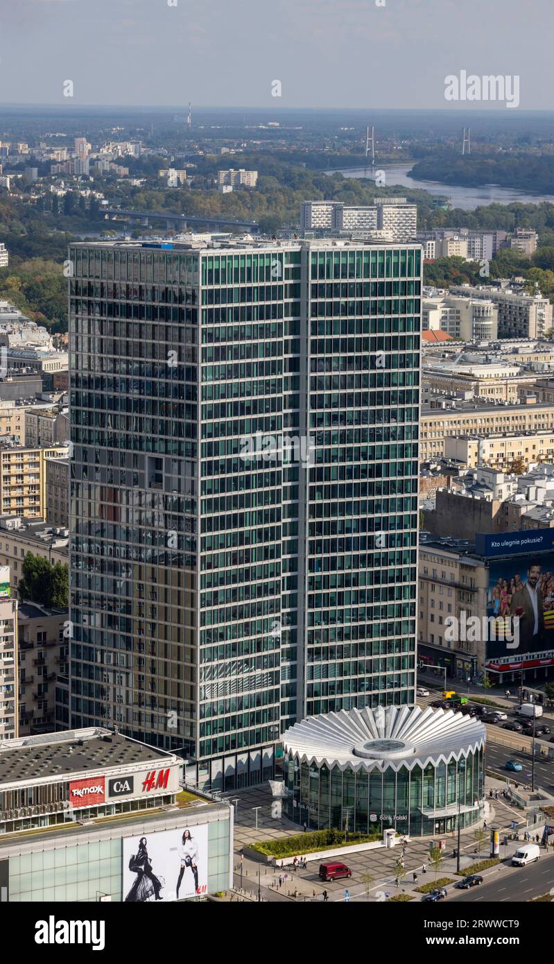 Les tours de veuve et la Banque de Pologne - Rotonde, centre-ville de Varsovie, Pologne Banque D'Images