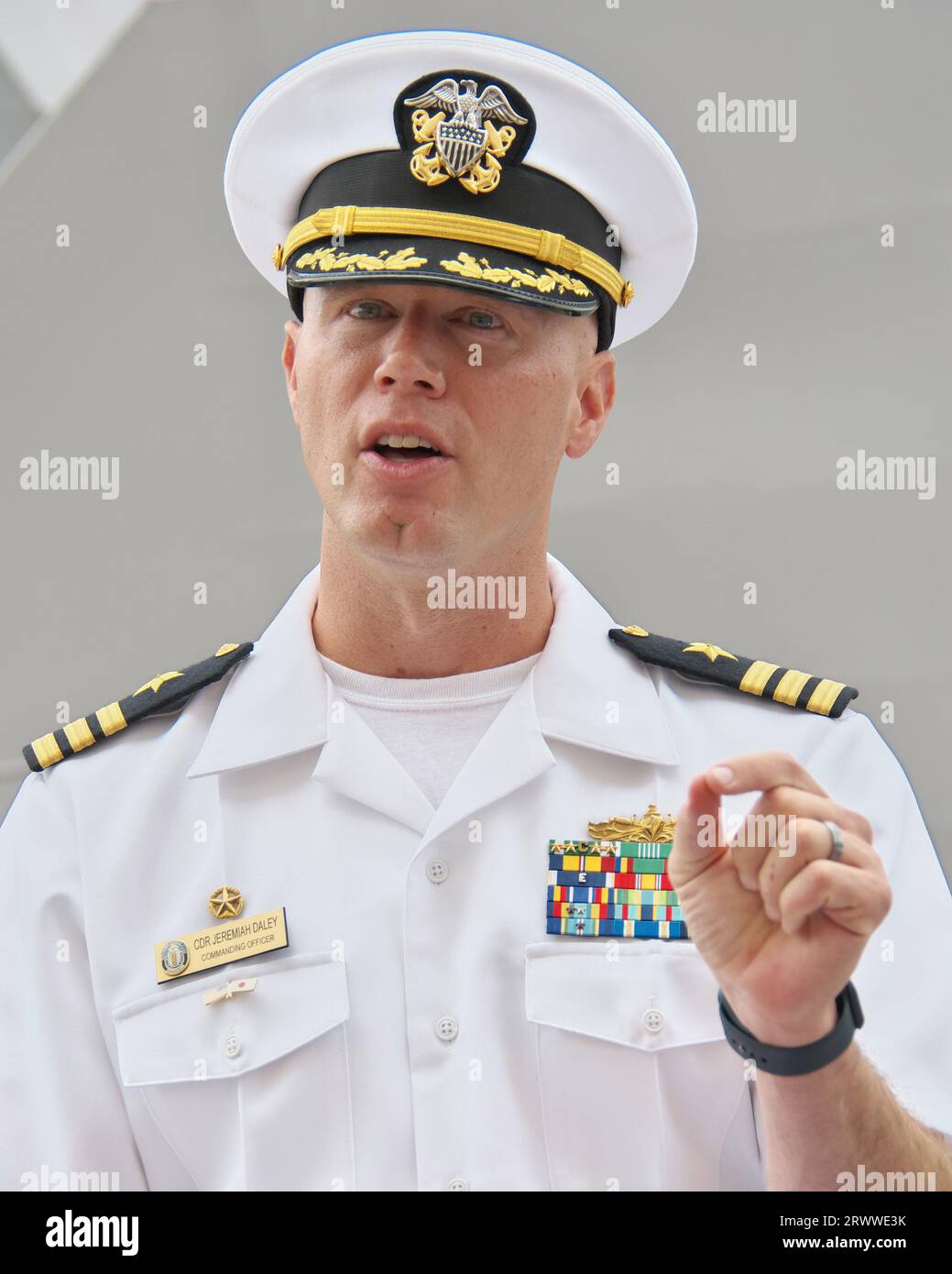 Yokusuka, Japon. 21 septembre 2023. Commandant, Unmanned surface Vessel Division One (USVDIV-1), Cmdt. Jeremiah Daley prononce un discours lors d'une conférence de presse à Fleet Activities Yokosuka dans la préfecture de Kanagawa, au Japon, le jeudi 21 septembre 2023. USV 'Ranger' et 'Mariner' visite à Yokosuka le 18 septembre, pour la première fois pendant le 'Integrated Battle Problem(IBP) 23.2' partie de l' 'exercice de capacités sans pilote multi-domaines'. Photo de Keizo Mori/UPI crédit : UPI/Alamy Live News Banque D'Images