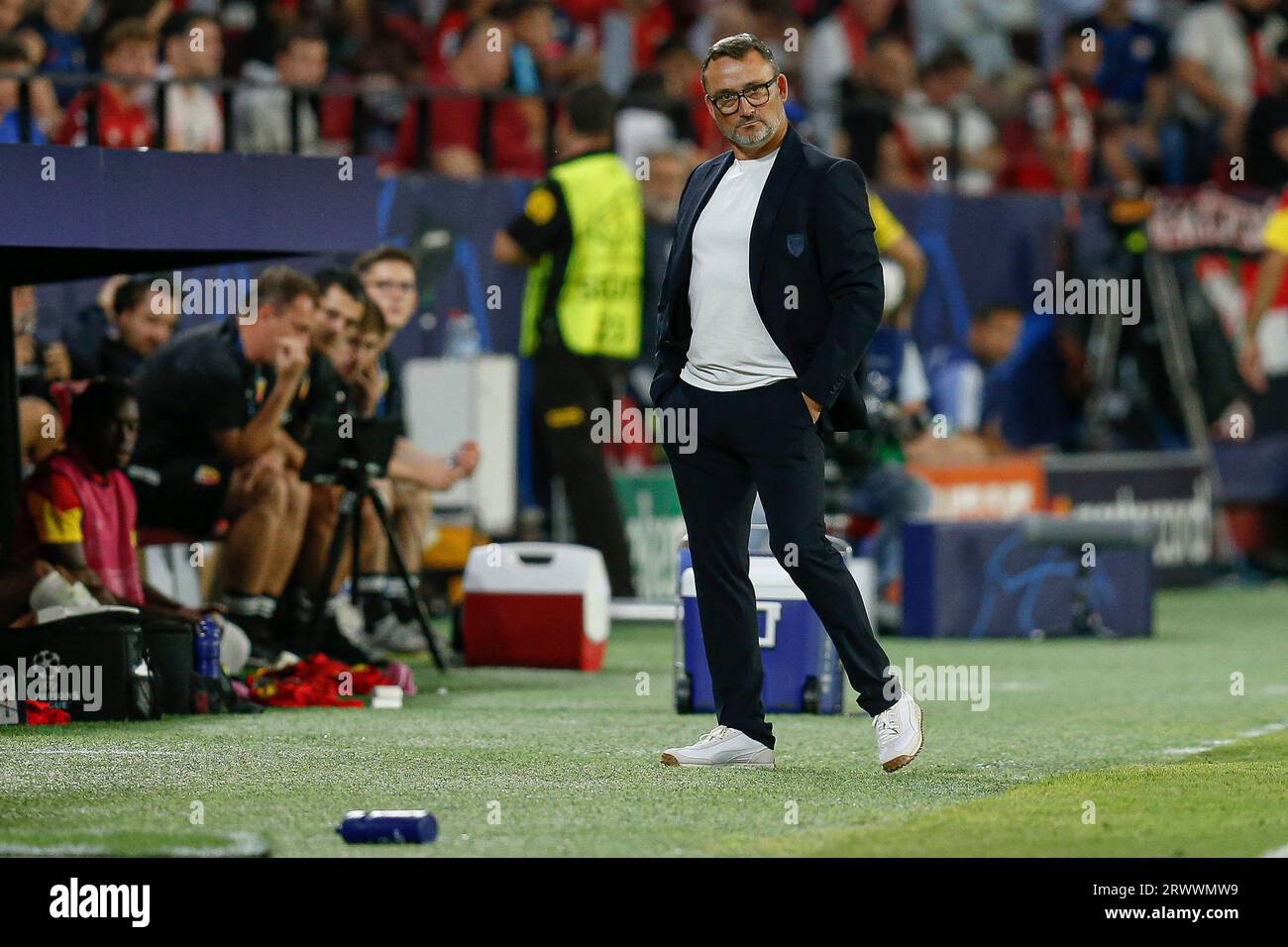 Séville, Espagne. 20 septembre 2023. Franck Haise, entraîneur du RC Lens, a joué au stade Ramon Sanchez Pizjuan le 20 septembre 2023 à Séville en Espagne lors du match de la Ligue des Champions UEFA, groupe B, entre le Sevilla FC et le RC Lens. (Photo Antonio Pozo/PRESSINPHOTO) crédit : PRESSINPHOTO SPORTS AGENCY/Alamy Live News Banque D'Images