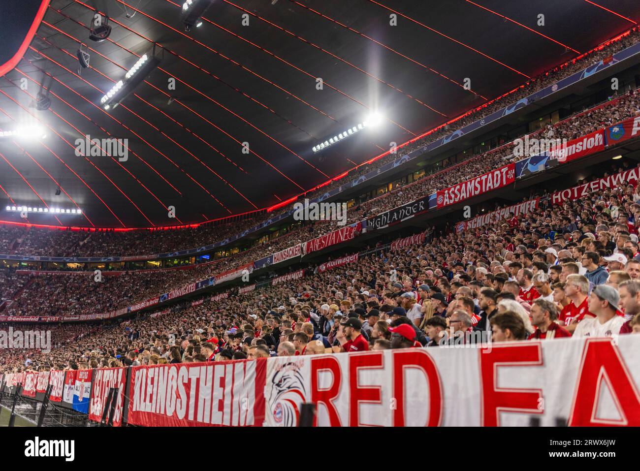 Munich, Allemagne. 20 septembre 2023. Fans von Bayern München FC Bayern München - Manchester United 20.09.2023 Copyright (nur für journalistische Zwecke) Banque D'Images