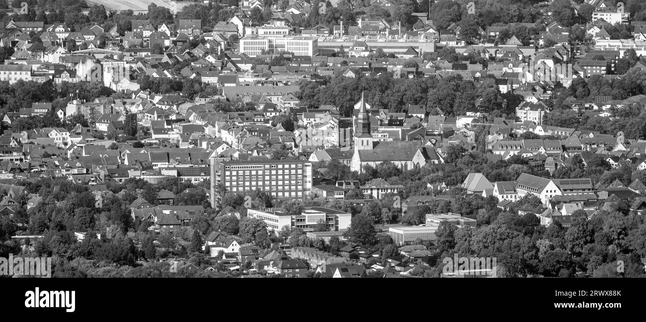 Vue aérienne, vue sur la ville et le centre avec église catholique St. Stephanus et St. Elisabeth Hospital Beckum, Beckum, Münsterland, Rhénanie du Nord-Westphalie, G Banque D'Images