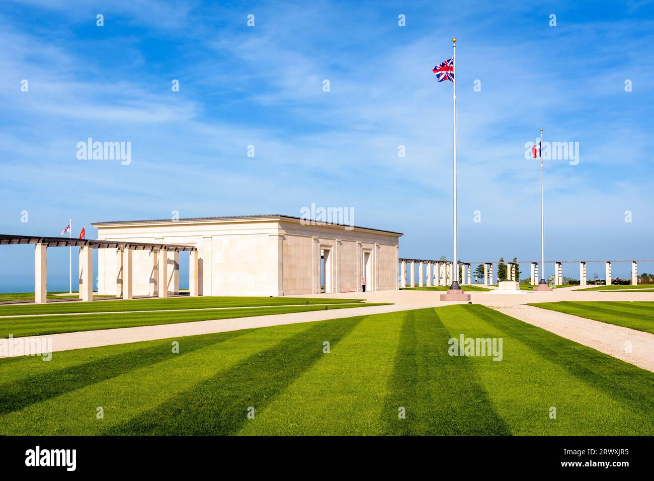 Le Mémorial britannique de Normandie à Ver-sur-Mer, en France, est dédié aux soldats morts sous commandement britannique lors du débarquement de Normandie en 1944. Banque D'Images