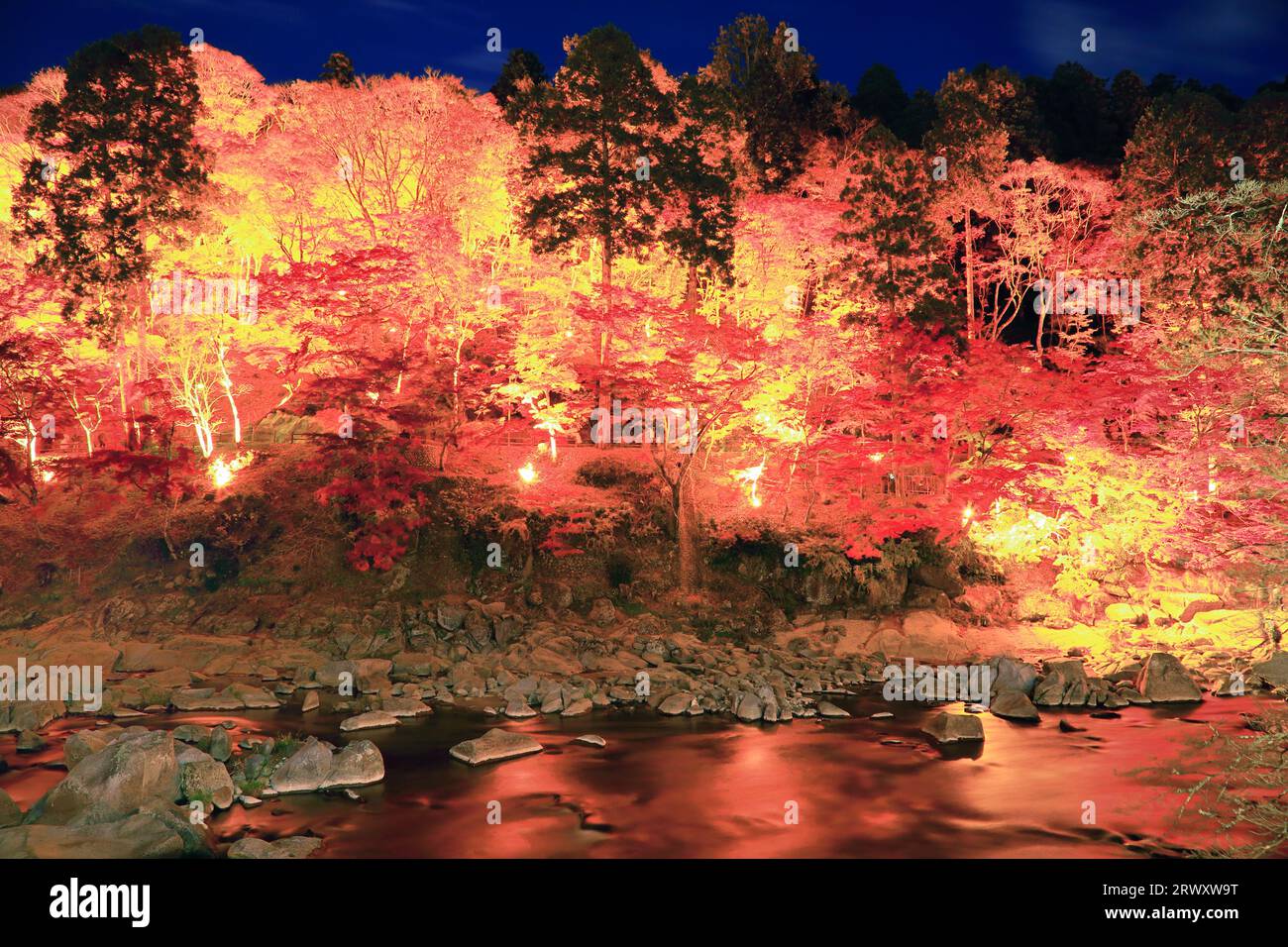 Korankei gorge illuminée de feuilles d'automne Banque D'Images