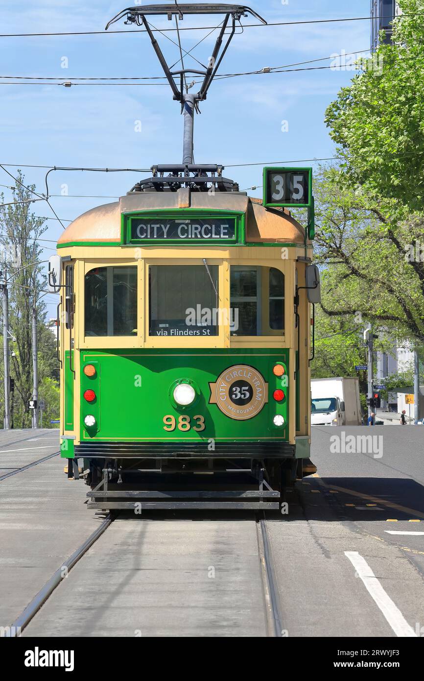 959 tramway électrique vert et crème de la route touristique City Circle à la Station Musée-Arrêt 11. Melbourne-Australie. Banque D'Images