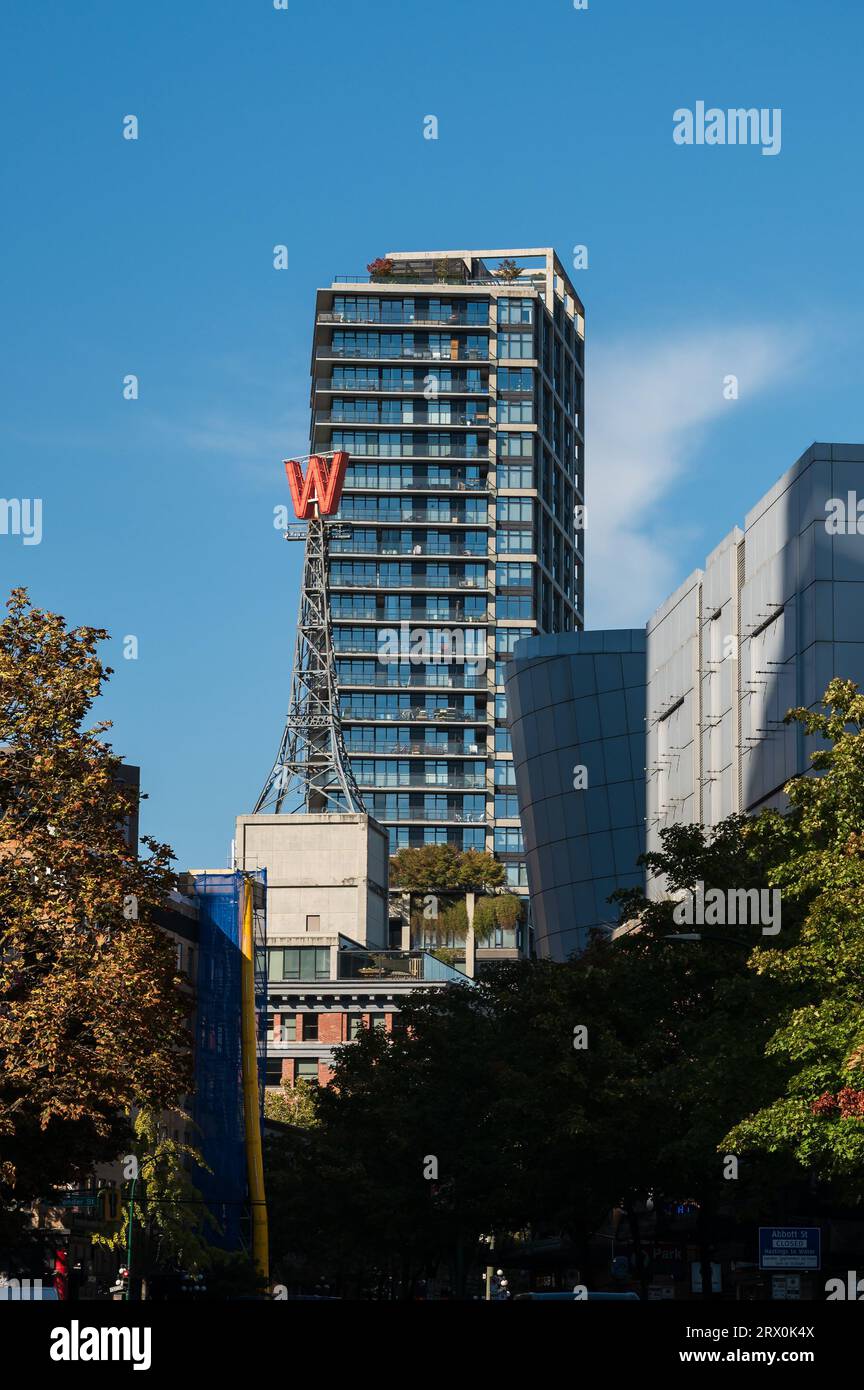 Tours de condominiums modernes dans et autour du quartier historique de Vancouver Chinatown, près de East Vancouver. Banque D'Images