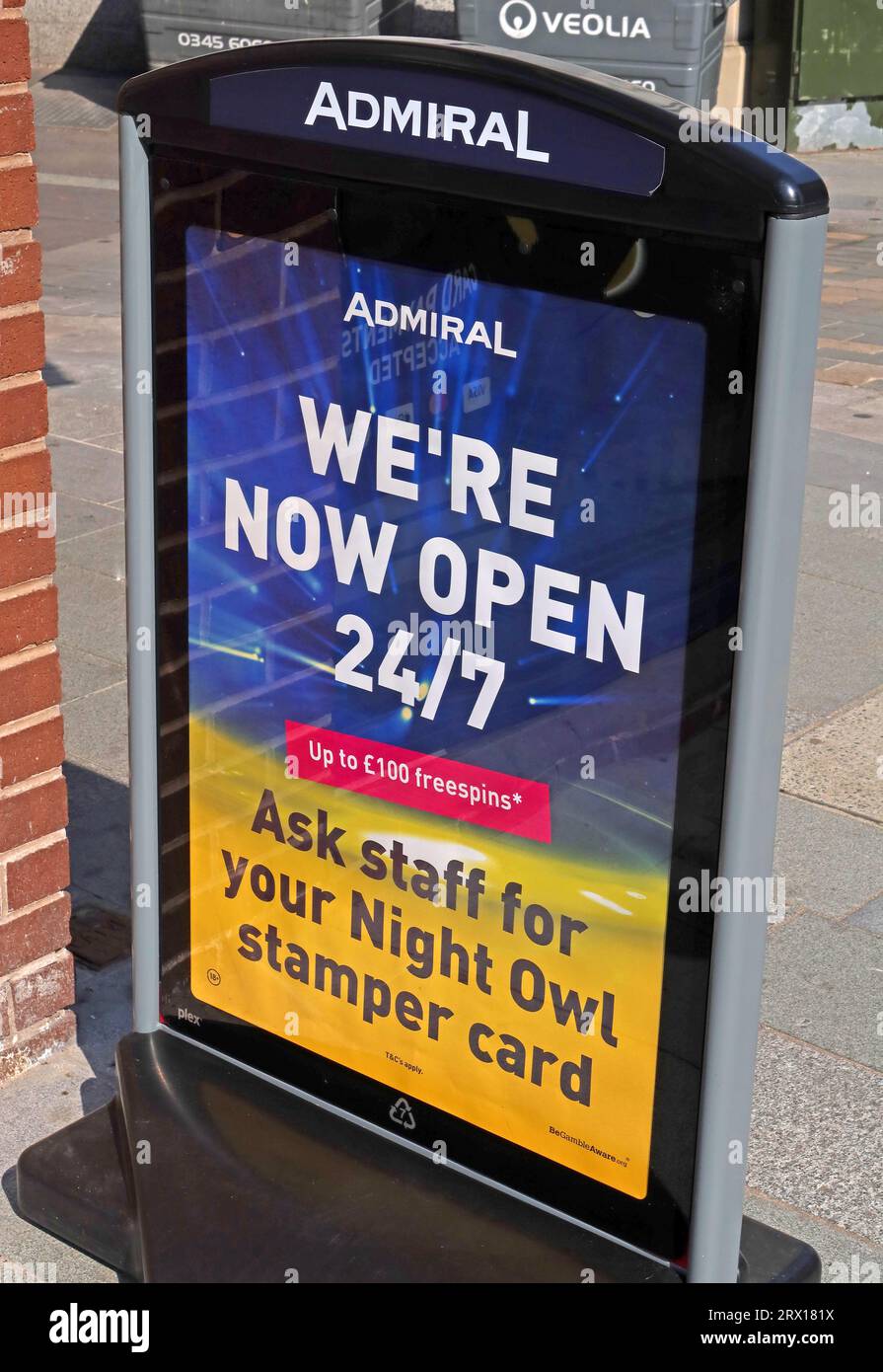 Machines à sous Novomatic Admiral casino, signe pour ouvrir 24/7 pour les joueurs de nuit hibou, 1-2 Union St, Warrington, Cheshire, Angleterre, ROYAUME-UNI, WA1 2AN Banque D'Images