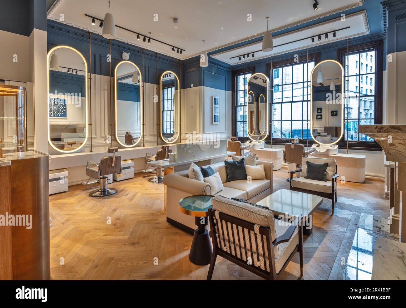 Salon de coiffure au Raffles Hotel, Old War Office à Whitehall, Londres, Royaume-Uni Banque D'Images