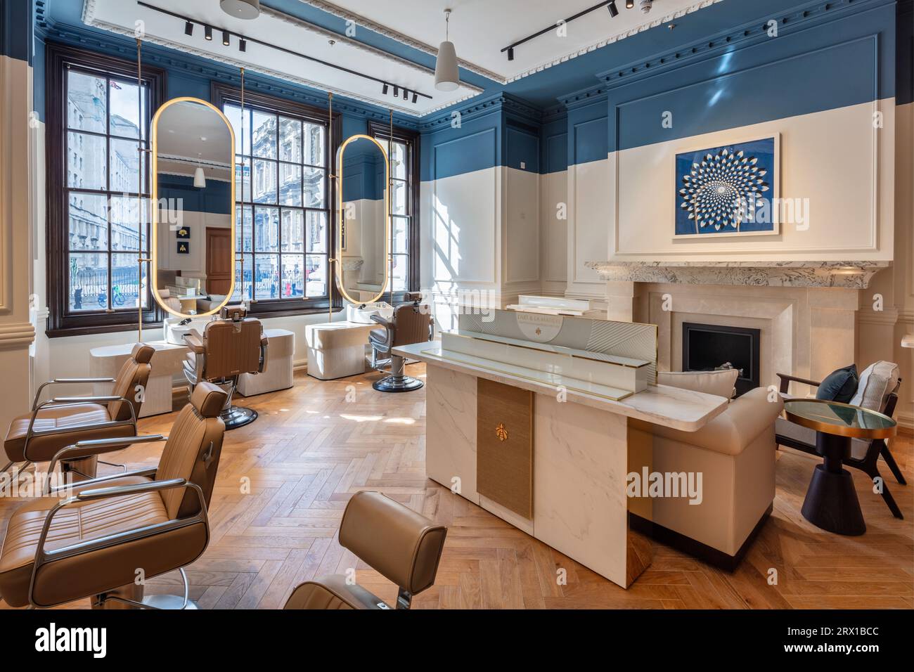 Salon de coiffure au Raffles Hotel, Old War Office à Whitehall, Londres, Royaume-Uni Banque D'Images
