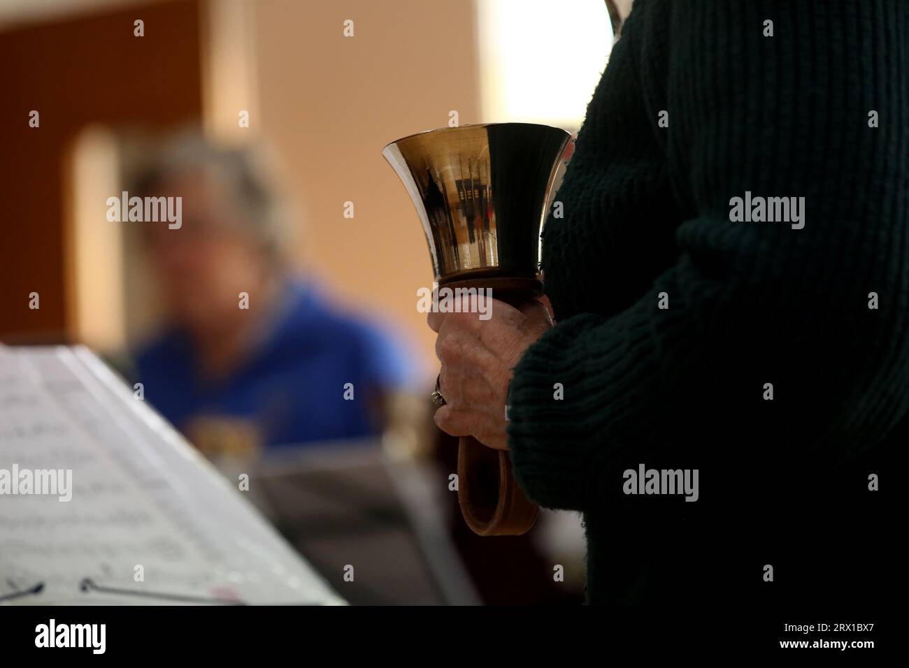 Kilwhang Bell Ringers, groupe de femmes qui se réunissent chaque semaine pour pratiquer à Stonehaven Banque D'Images