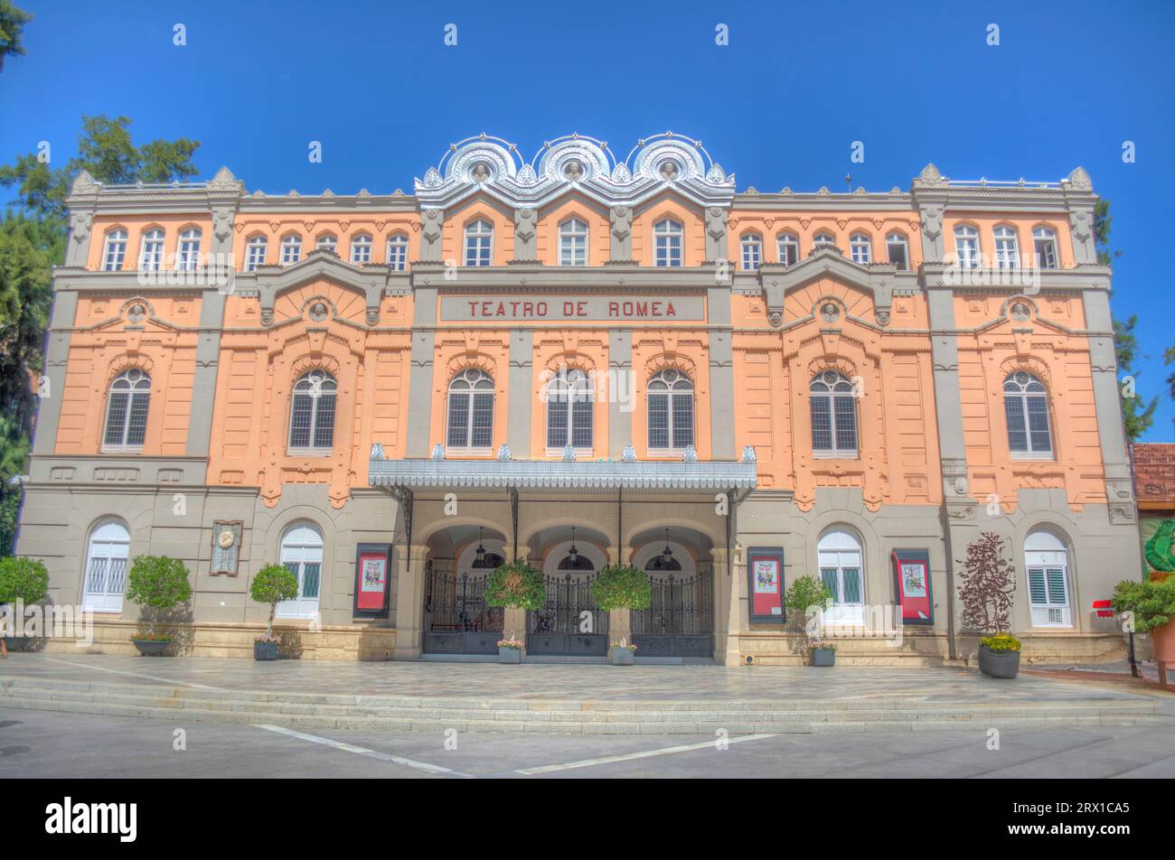 Image HDR de l'entrée du théâtre dans la ville de Murcie Espagne Banque D'Images