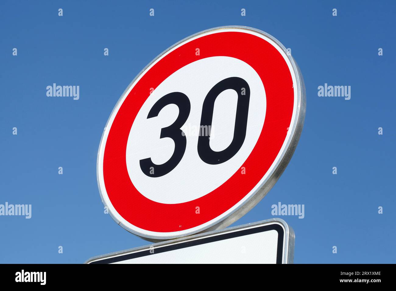 Signalisation routière vitesse maximale autorisée 30 kilomètres par heure, Allemagne Banque D'Images