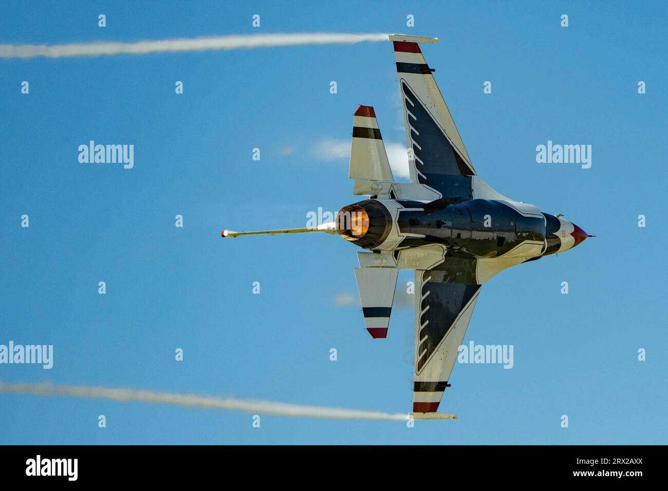 L’équipe de démonstration aérienne de l’armée de l’air des États-Unis « Thunderbirds » au Cleveland National Air Show, Ohio, le 2 septembre 2023. Photo du sergent Breanna Klemm Banque D'Images