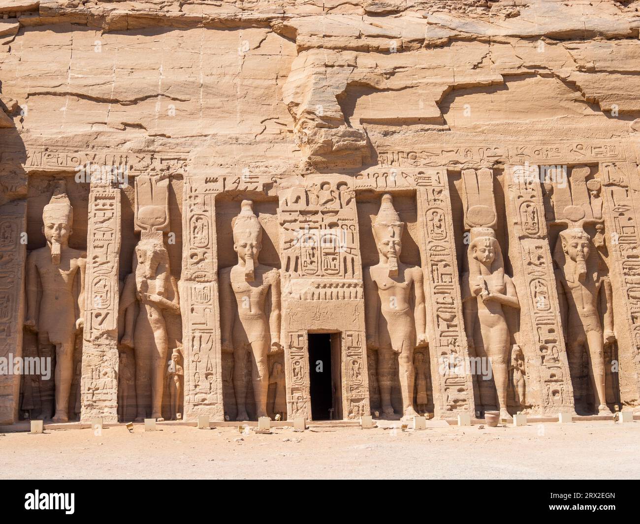 Le temple de Hathor et Néfertari (le petit temple d'Abu Simbel), site du patrimoine mondial de l'UNESCO, Abu Simbel, Egypte, Afrique du Nord, Afrique Banque D'Images