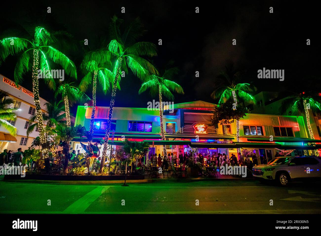 Vie nocturne de Miami sur Ocean Drive, Miami, Floride, États-Unis d'Amérique, Amérique du Nord Banque D'Images