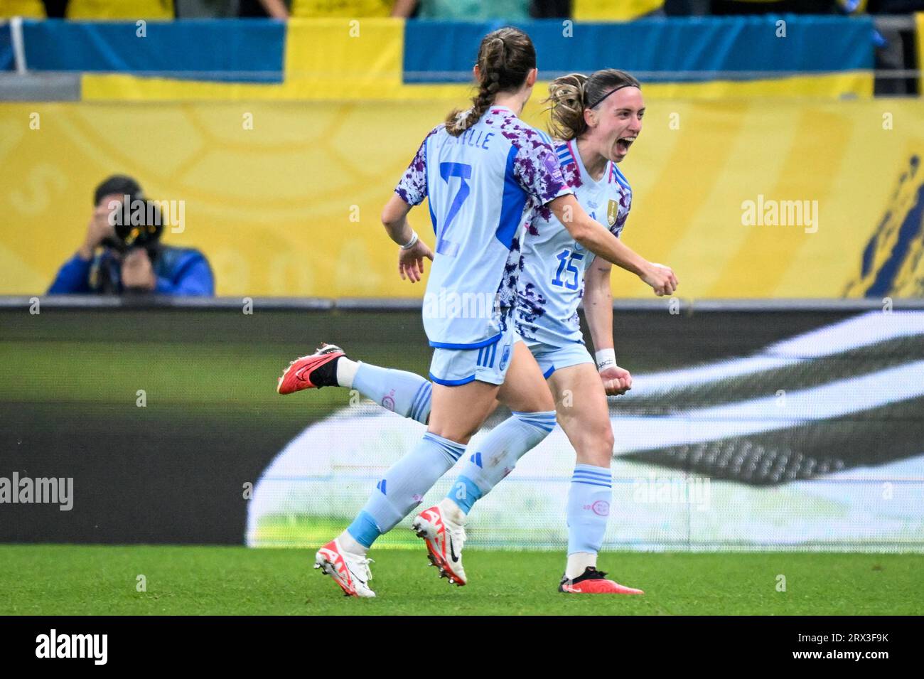 Gothenburg, Suède. 22 septembre 2023. L'espagnole Eva Navarro (droite) célèbre les buts avec Ona Batlle lors du match de football de l'UEFA Women's Nations League (Ligue A, Groupe A4) entre la Suède et l'Espagne au Gamla Ullevi à Gothenburg, Suède, le 22 septembre 2023.photo : Björn Larsson Rosvall/TT/code 9200 crédit : TT News Agency/Alamy Live News News News Banque D'Images