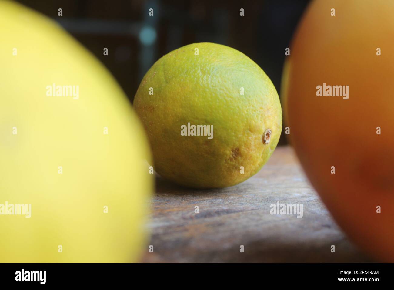 l'orange sur la table Banque D'Images