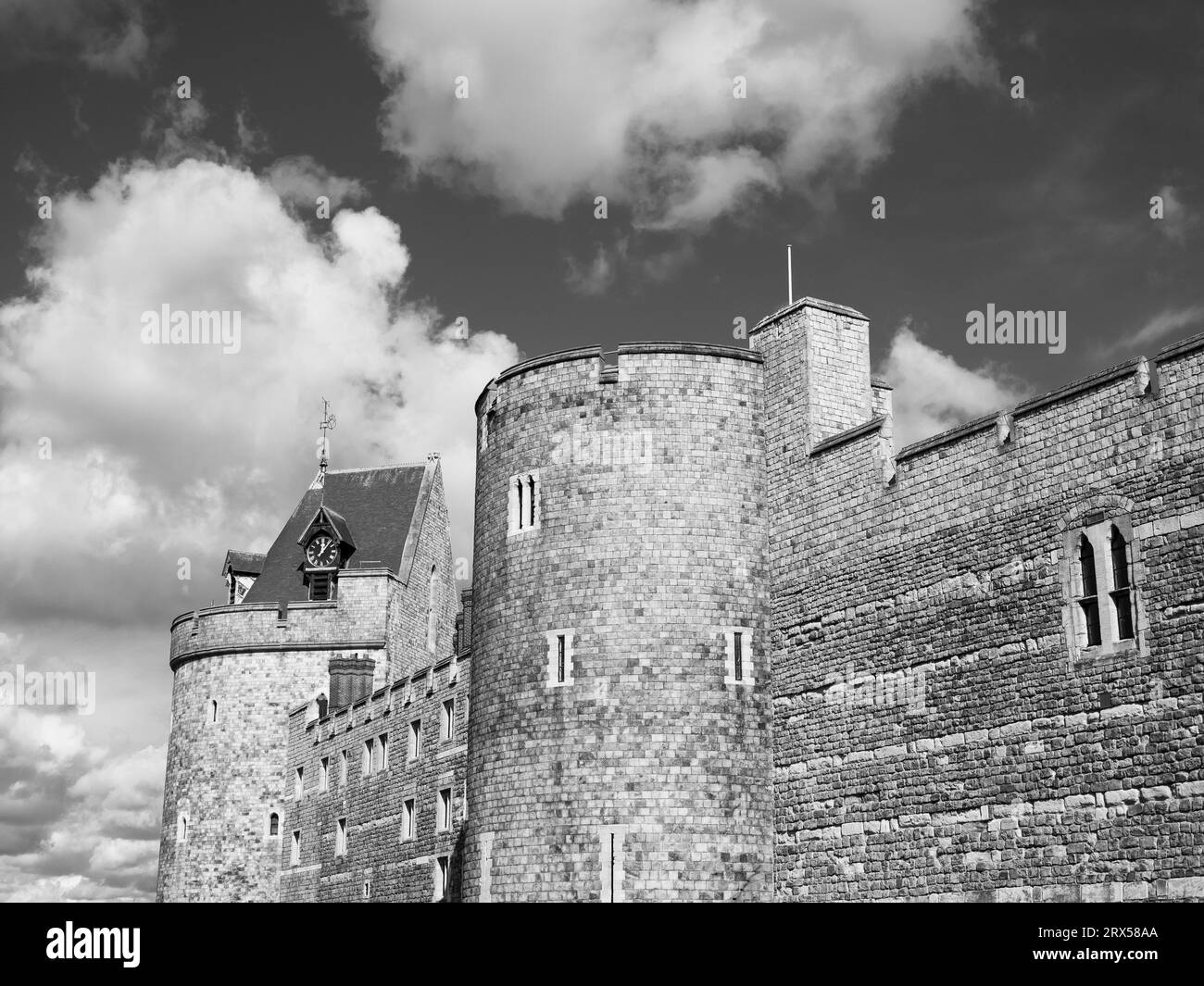 Couvre-feu B&W et tour carter, château de Windsor, Windsor, Berkshire, Angleterre, ROYAUME-UNI, GB. Banque D'Images