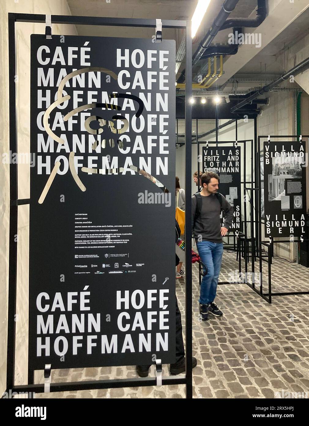 Bruxelles, Belgique. 21 septembre 2023. Une galerie temporaire appelée Cafe Hoffmann a ouvert ses portes dans le centre de Bruxelles pour présenter la vie et l'œuvre du célèbre architecte et designer Josef Hoffmann, originaire de Brtnice dans les Highlands, région de Vysocina, République tchèque, le 21 septembre 2023, Bruxelles, Belgique. Crédit : Supova Tereza/CTK photo/Alamy Live News Banque D'Images