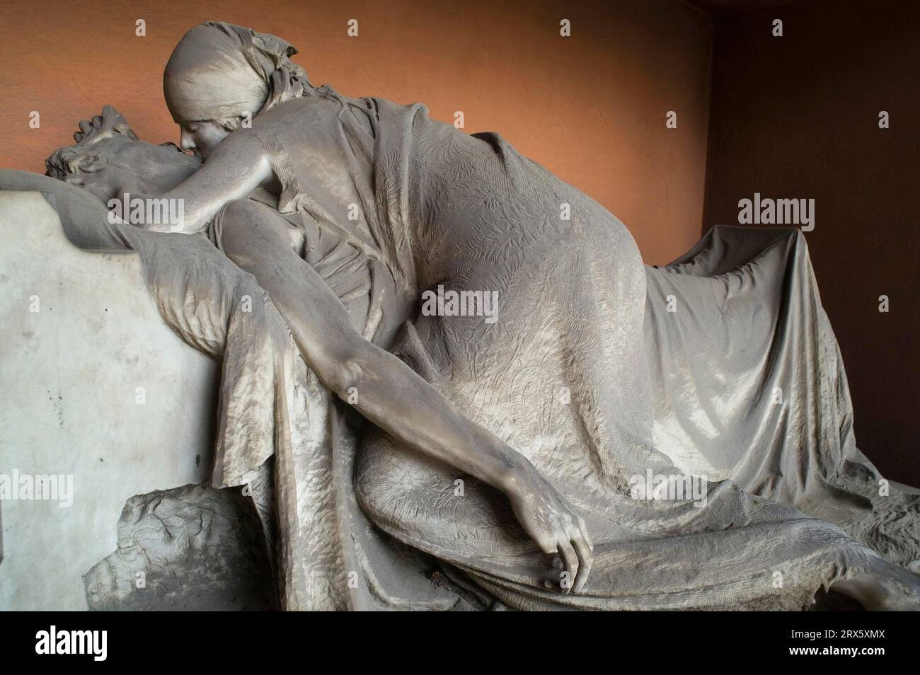 Tombe au Cimitero monumentale di Milano (cimetière monumental de Milan) Banque D'Images