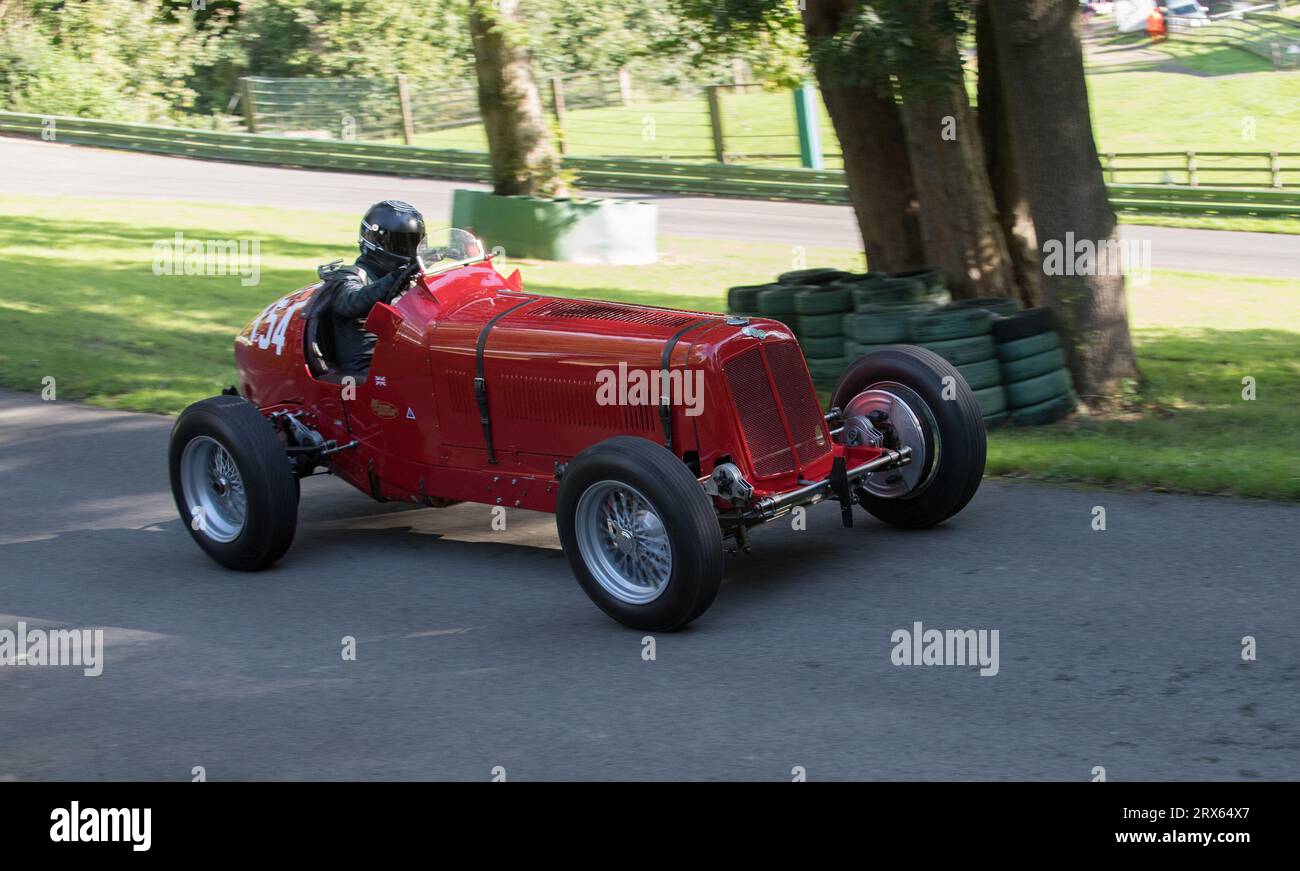 V.S.C.C. Prescott Speed Hill Climb, Prescott Hill, Gotherington, Gloucestershire, Angleterre, ROYAUME-UNI. 23 septembre 2023. Les membres du Vintage Sports car Club (V.S.C.C.) participant à la dernière manche du championnat de vitesse des clubs à l'historique colline de Prescott. Cet événement d'une journée avec plus de 130 voitures en action, fabriquées dès les années 10 et jusqu'à la fin des années 30 pour les voitures de sport et de berline et les voitures de course pré-1941 et vont de l'Austin 7, Bugatti, Ford modèle A etc Crédit : Alan Keith Beastall/Alamy Live News Banque D'Images
