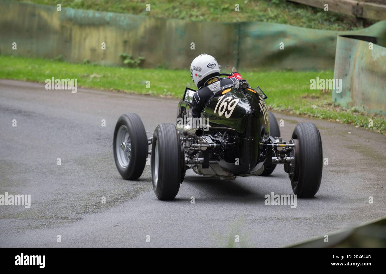 V.S.C.C. Prescott Speed Hill Climb, Prescott Hill, Gotherington, Gloucestershire, Angleterre, ROYAUME-UNI. 23 septembre 2023. Les membres du Vintage Sports car Club (V.S.C.C.) participant à la dernière manche du championnat de vitesse des clubs à l'historique colline de Prescott. Cet événement d'une journée avec plus de 130 voitures en action, fabriquées dès les années 10 et jusqu'à la fin des années 30 pour les voitures de sport et de berline et les voitures de course pré-1941 et vont de l'Austin 7, Bugatti, Ford modèle A etc Crédit : Alan Keith Beastall/Alamy Live News Banque D'Images