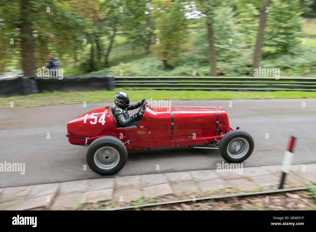 V.S.C.C. Prescott Speed Hill Climb, Prescott Hill, Gotherington, Gloucestershire, Angleterre, ROYAUME-UNI. 23 septembre 2023. Les membres du Vintage Sports car Club (V.S.C.C.) participant à la dernière manche du championnat de vitesse des clubs à l'historique colline de Prescott. Cet événement d'une journée avec plus de 130 voitures en action, fabriquées dès les années 10 et jusqu'à la fin des années 30 pour les voitures de sport et de berline et les voitures de course pré-1941 et vont de l'Austin 7, Bugatti, Ford modèle A etc Crédit : Alan Keith Beastall/Alamy Live News Banque D'Images