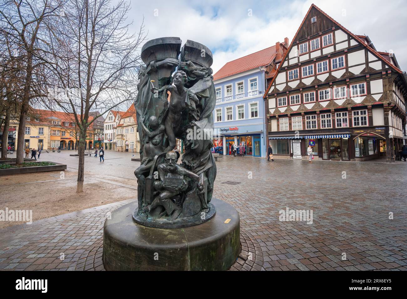 Inauguration de la sculpture rideau de fer de Wolfgang Dreysse - Hamelin, Allemagne Banque D'Images