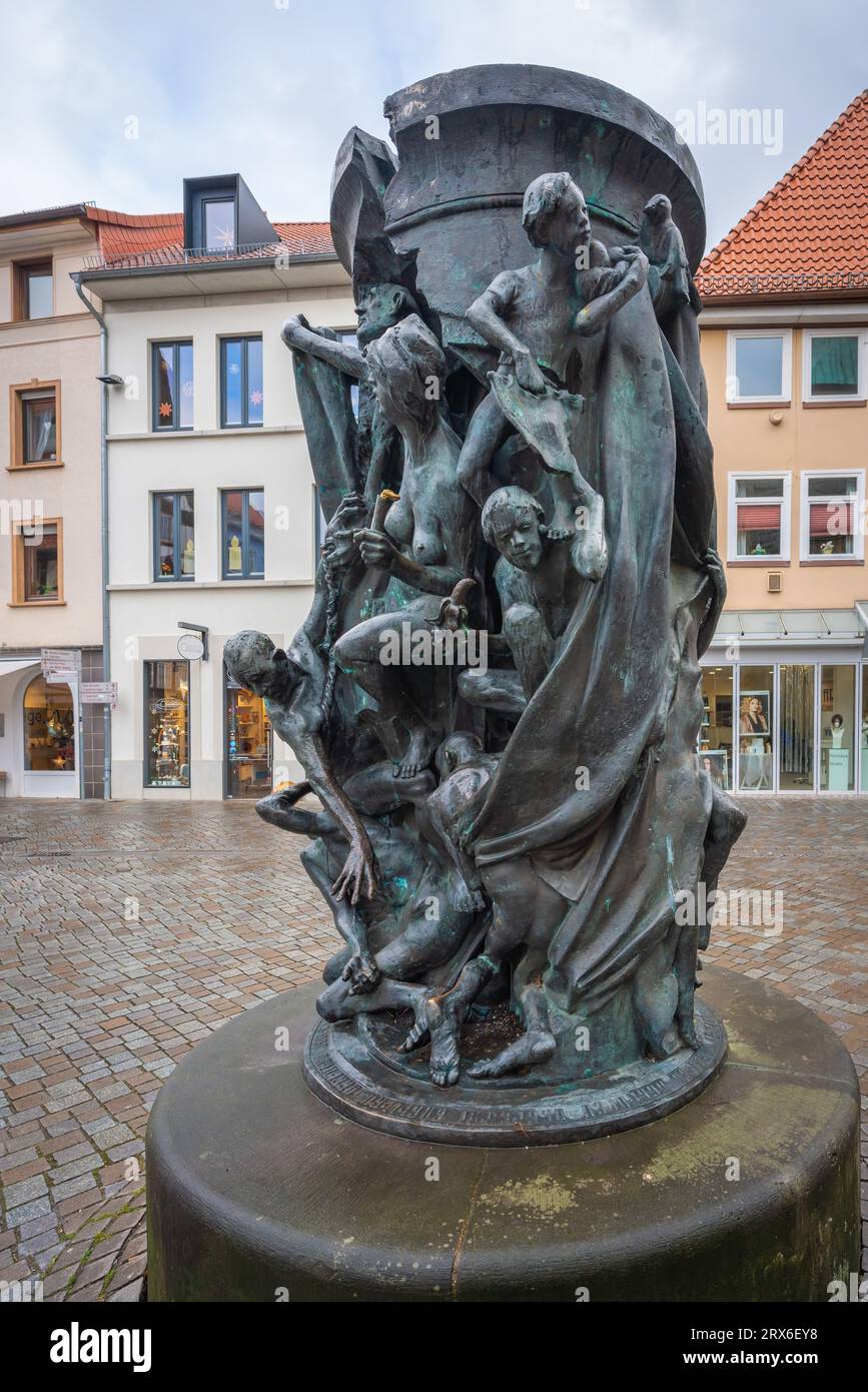 Inauguration de la sculpture rideau de fer de Wolfgang Dreysse - Hamelin, Allemagne Banque D'Images