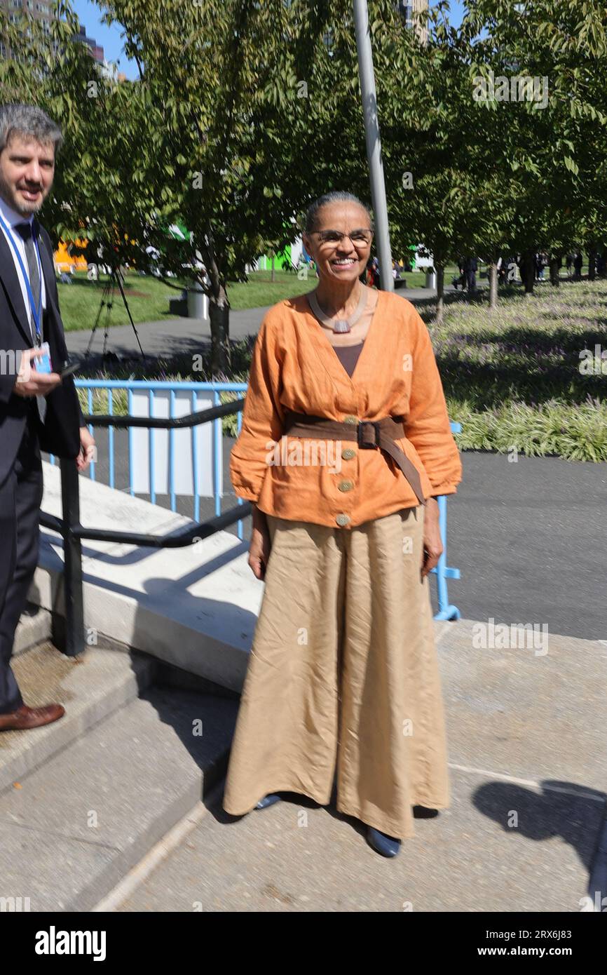 19 septembre 2023, NY, USA : Nations Unies, New York, Etats-Unis, 20 septembre 2023 - Maria Osmarina Marina da Silva Vaz de Lima, connue sous le nom de Marina Silva, a visité aujourd'hui la tente des réunions des ODD de l'ONU au siège des Nations Unies à New York pour la réunion de l'UNGA78ème. Photo : Luiz Rampelotto/EuropaNewswire (image de crédit : © Luiz Rampelotto/ZUMA Press Wire) USAGE ÉDITORIAL SEULEMENT! Non destiné à UN USAGE commercial ! Banque D'Images