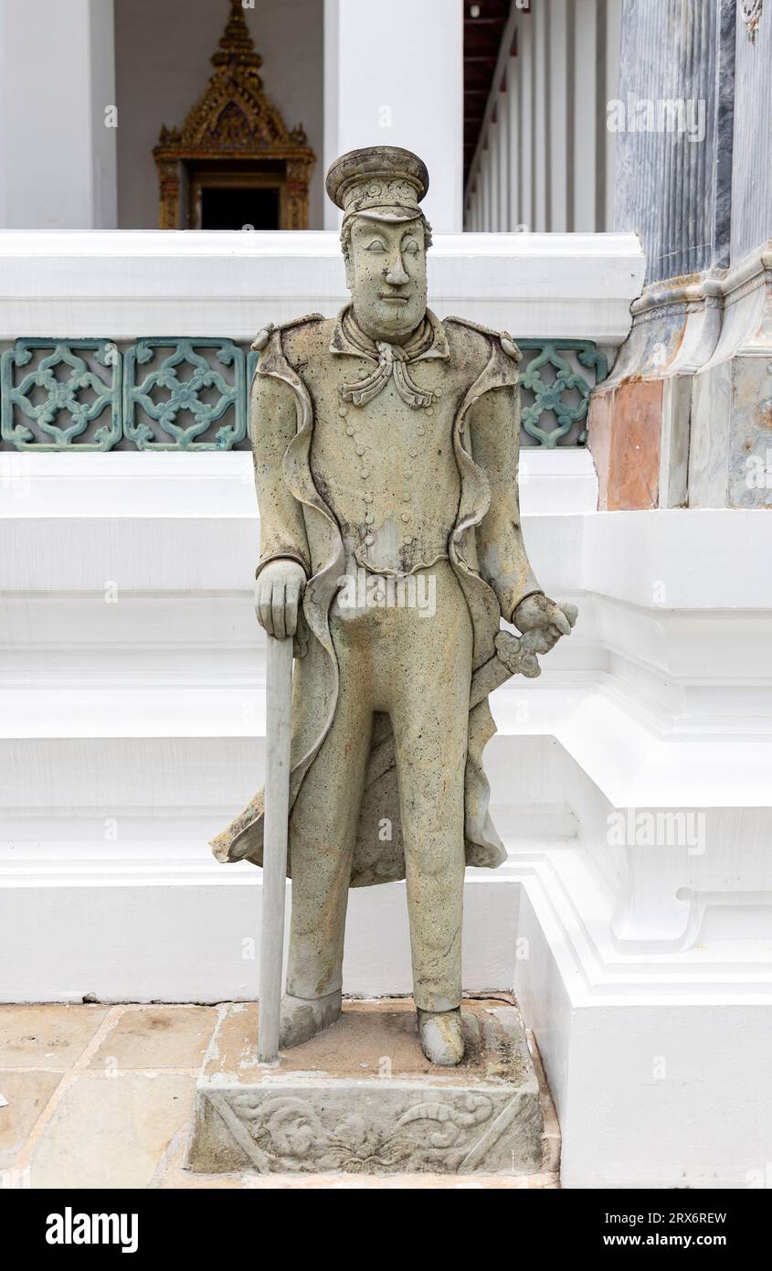 Bangkok, Thaïlande - 12 septembre 2023 : Wat Suthat Thepwararam Ratchawora Mahawihan Construit sous le règne du roi Rama Ier en 1807, ce temple est d'histori Banque D'Images