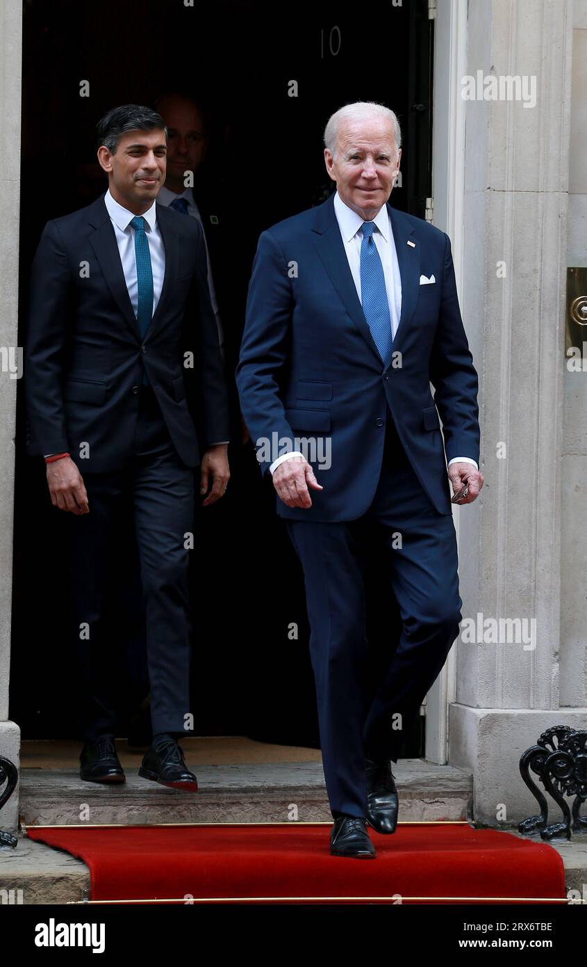 Le président AMÉRICAIN Joe Biden quitte le 10 Downing Street après avoir rencontré le Premier ministre britannique Rishi Sunak à Londres, en Angleterre. Banque D'Images