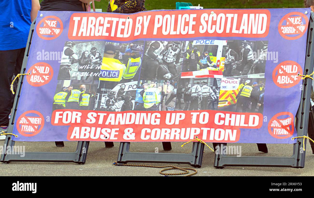 Glasgow, Écosse, Royaume-Uni. 23 septembre 2023. La manifestation Justice for Rhys à George Square était centrée sur le meurtre non élucidé et l'enquête policière avec justice pour enfants. Crédit Gerard Ferry/Alamy Live News Banque D'Images