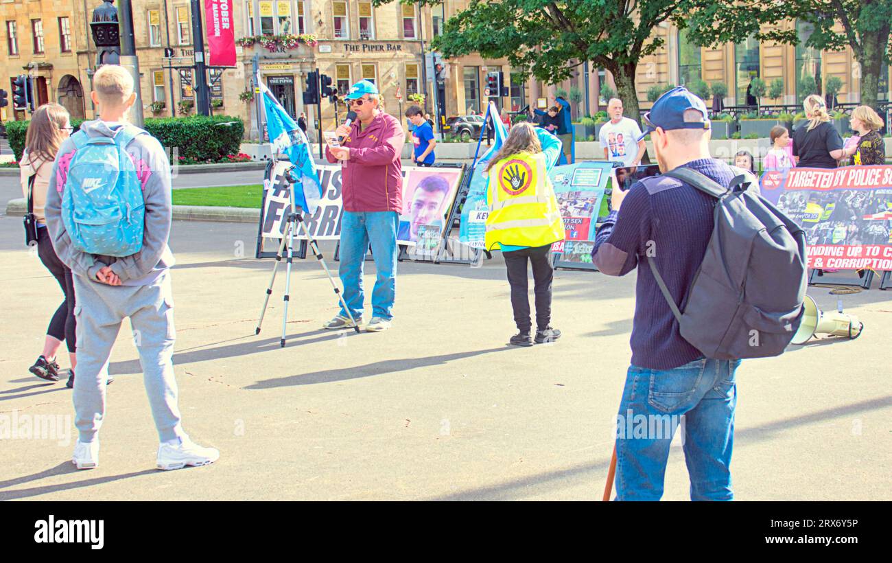 Glasgow, Écosse, Royaume-Uni. 23 septembre 2023. La manifestation Justice for Rhys à George Square était centrée sur le meurtre non élucidé et l'enquête policière avec justice pour enfants. Crédit Gerard Ferry/Alamy Live News Banque D'Images