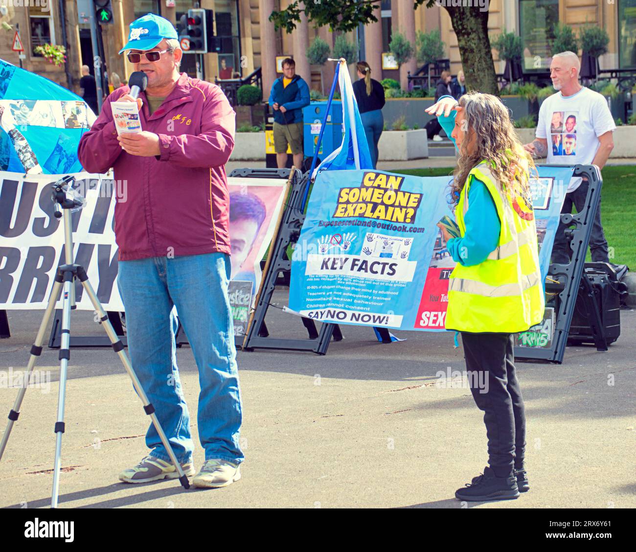 Glasgow, Écosse, Royaume-Uni. 23 septembre 2023. La manifestation Justice for Rhys à George Square était centrée sur le meurtre non élucidé et l'enquête policière avec justice pour enfants. Crédit Gerard Ferry/Alamy Live News Banque D'Images