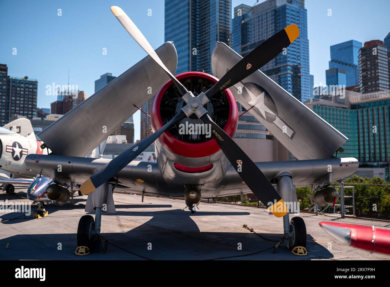 15.09.23. ÉTATS-UNIS, NYC. Célèbre Aricraft dans le musée Intrepid de la mer, de l'air et de l'espace. Exposition emblématique des avions à East River, Manhattan. Banque D'Images
