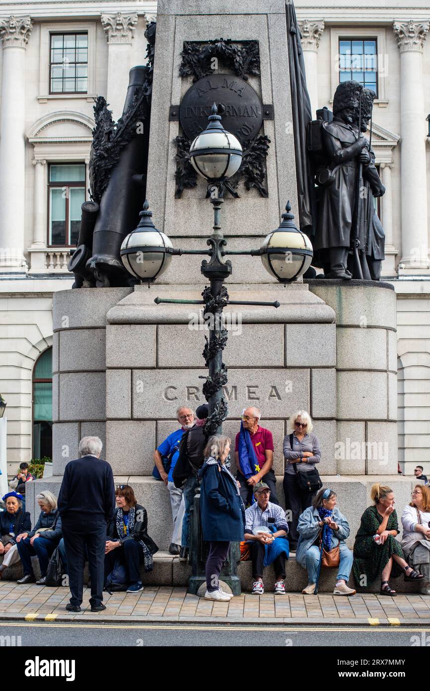 Londres, Royaume-Uni. 23 septembre 2023. La marche nationale de retour dans le centre de Londres proteste contre le Brexit. Les Remainers, ceux qui soutiennent la réintégration dans l'UE, se réunissent à Londres pour marcher de Hyde Park via Pall Mall jusqu'à Parliament Square pour un rassemblement où Terry Reintke, AC Grayling, Femi Ouwole, Steve Bray, Richard Corbett et Gina Miller et d'autres ont pris la parole. Crédit : Peter Hogan/Alamy Live News Banque D'Images