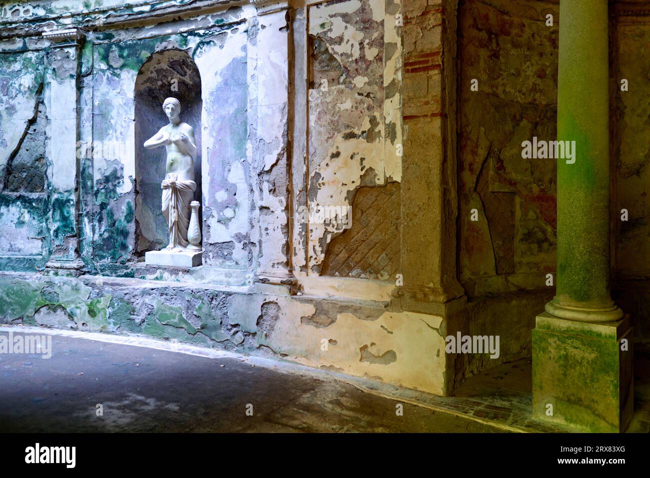 Caserta Campania Italie. Le Palais Royal. Le Cryptoportique au bain de Vénus Banque D'Images