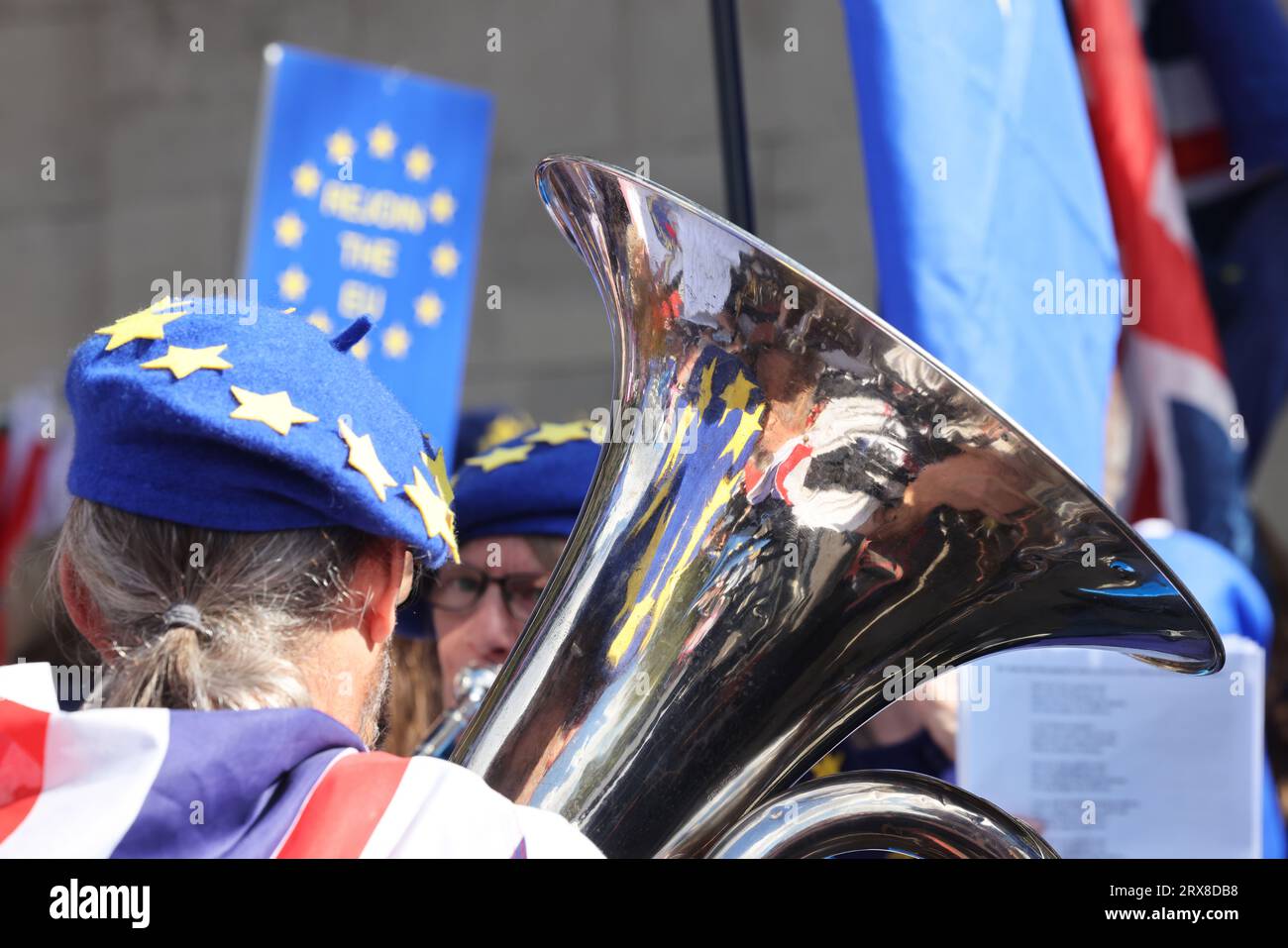 Londres, Royaume-Uni. 23 septembre 2023. Les partisans pro-européens se sont joints à la Marche nationale de réintégration alors que la campagne pour rejoindre l'Union européenne prend de l'ampleur. Des pancartes et des drapeaux de toute la Grande-Bretagne et de l'Europe ont flotté. Crédit : Monica Wells/Alamy Live News Banque D'Images